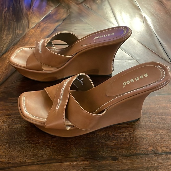 🤎Bamboo Brown Slide Sandals - Picture 2 of 16